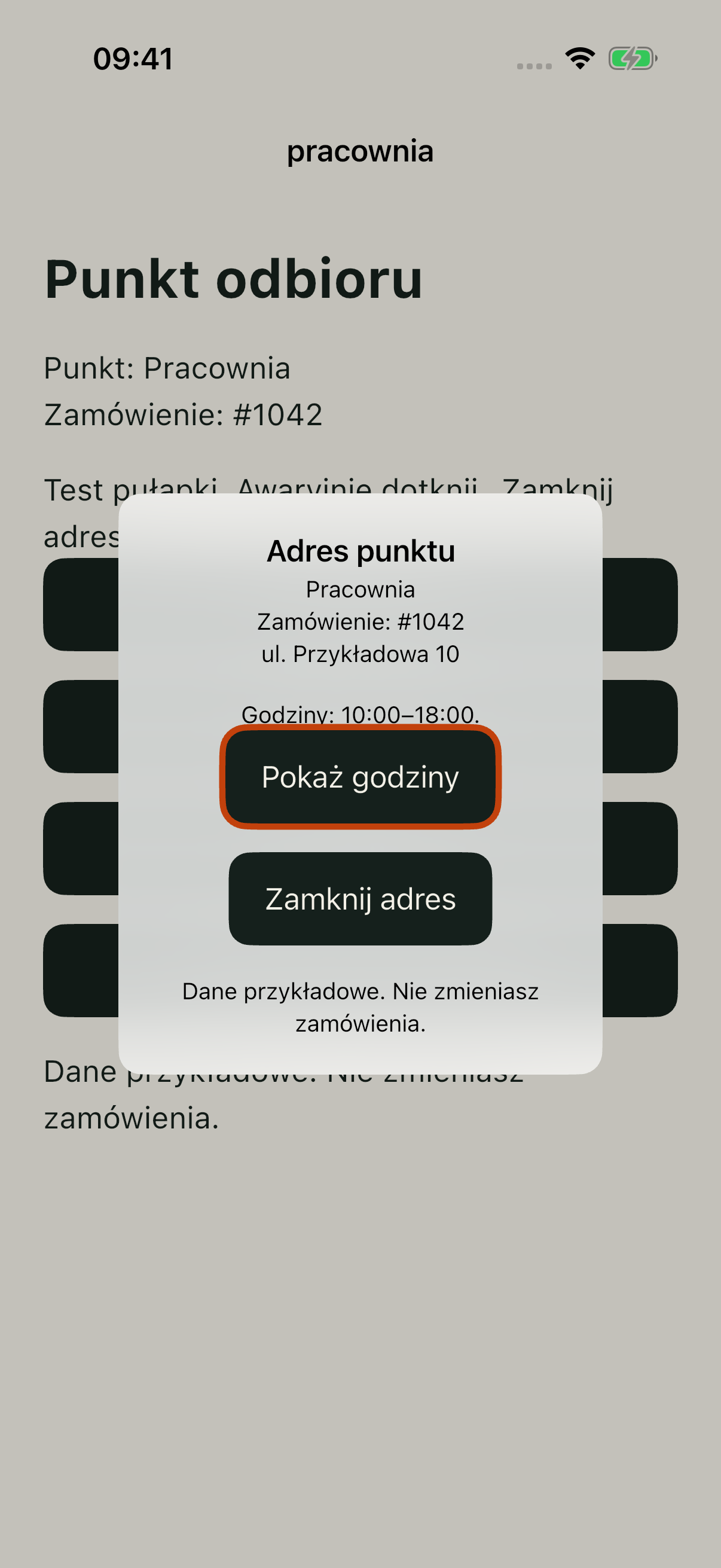Celowo błędna Pracownia: po próbach wyjścia okno nadal otwarte, godziny widoczne, fokus Pokaż godziny.