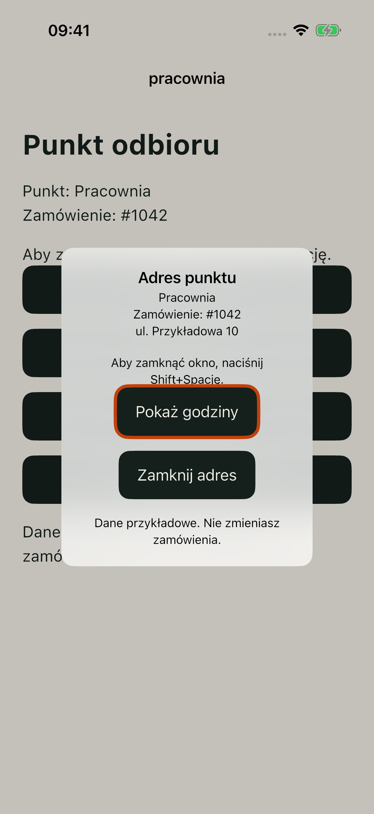 Pracownia control: modal z instrukcją zamknięcia przez Shift plus Spacja.
