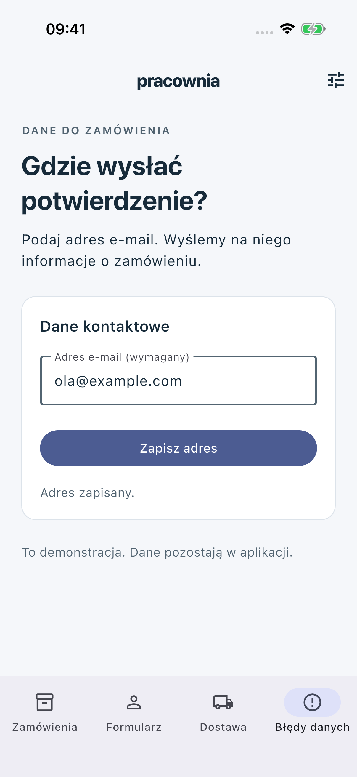 Good po poprawce: `ola@example.com` i potwierdzenie zapisu bez błędu.