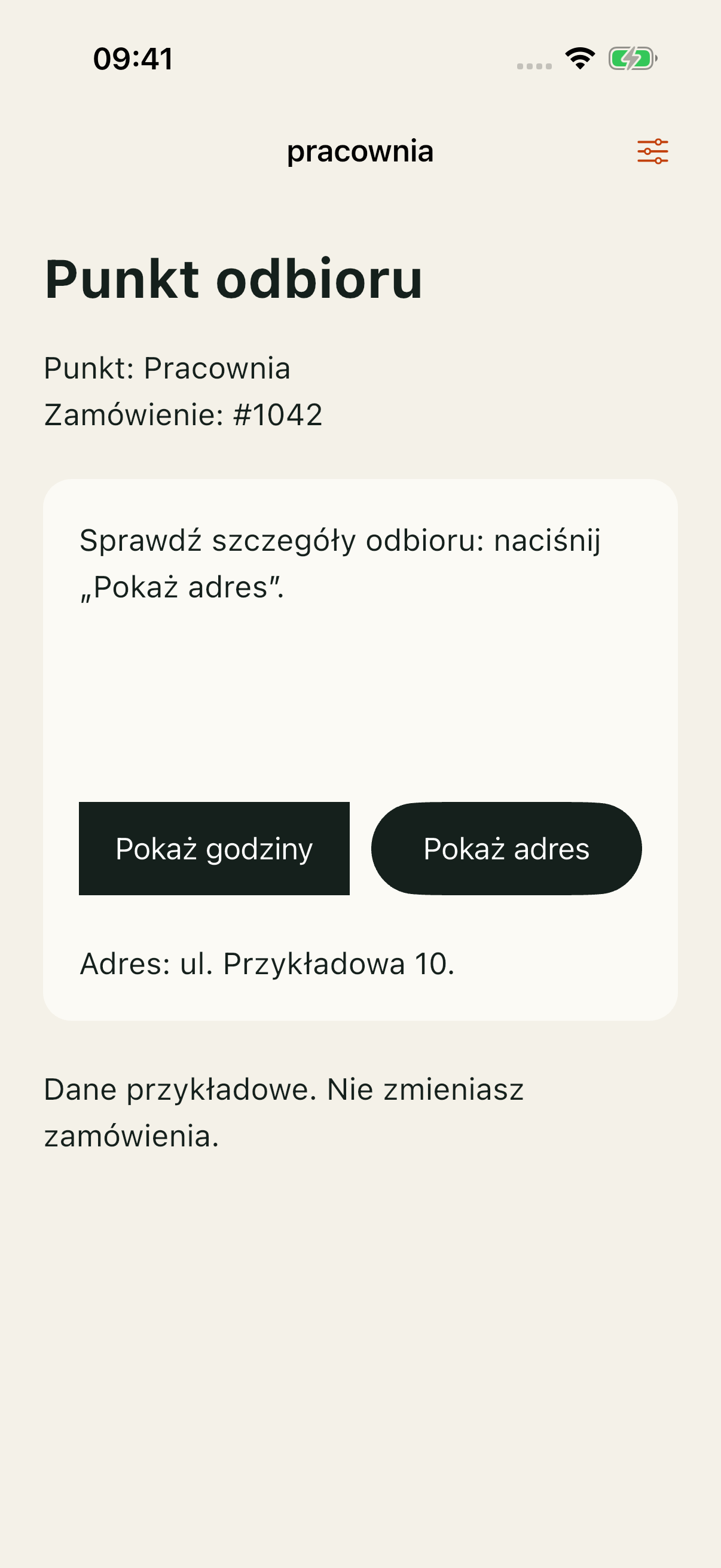 iOS Simulator, poprawiony wariant po dotknięciu Pokaż adres: widoczny adres ul. Przykładowa 10.