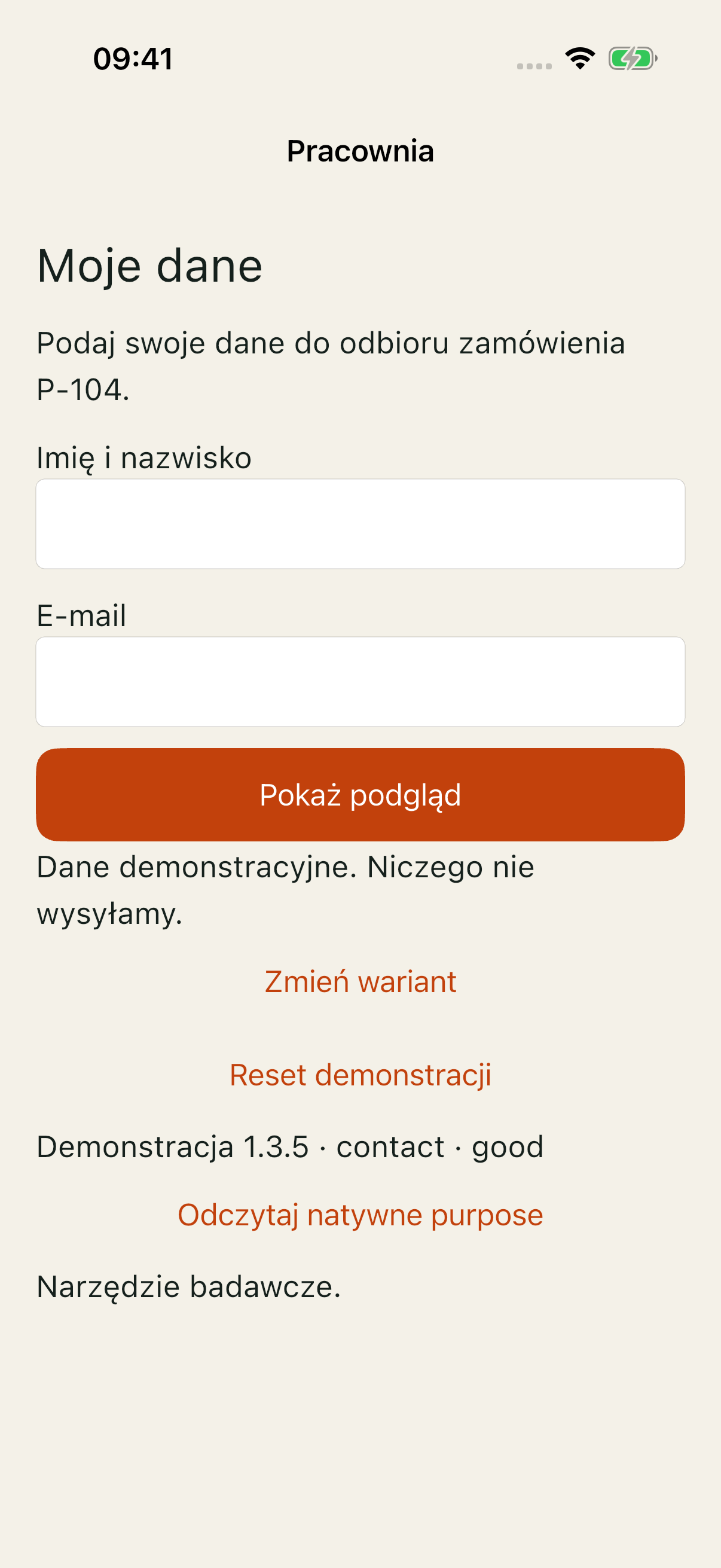 iOS Simulator Pracownia: good z pustymi polami własnego pełnego imienia i nazwiska oraz e-mail, przed fokusem i obserwacją.